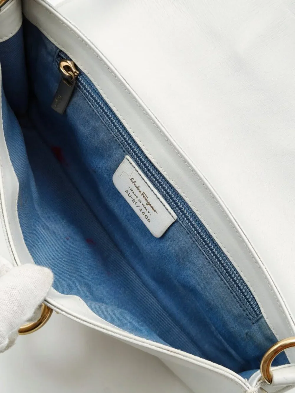 Salvatore Ferragamo Gancini White Leather Shoulder Bag Vintage Gold Hardware